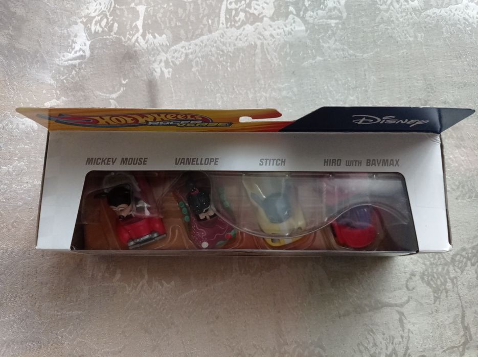 Нові машинки Hot Wheels