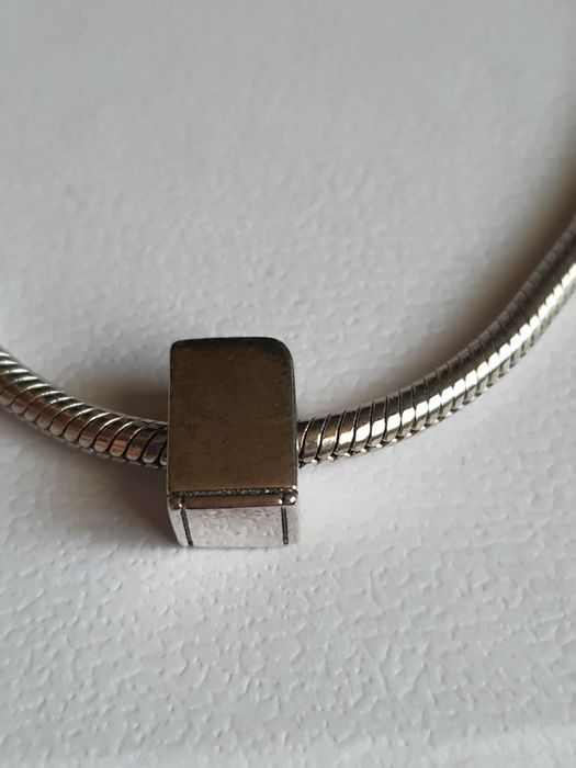 Srebrny charms Game Boy