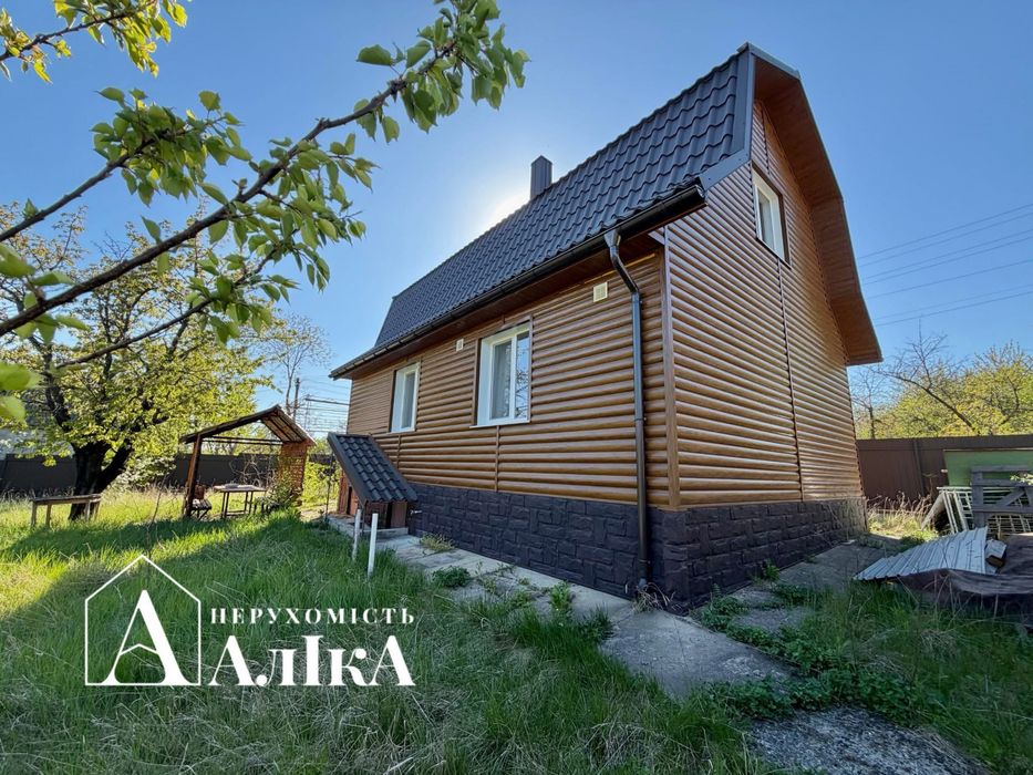 Продам дачний будинок з ремонтом біля річки Дністер!