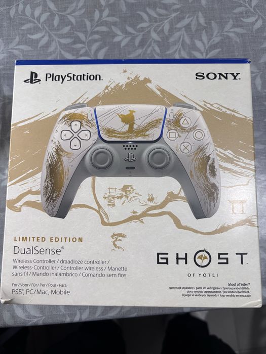 PS5 Digital + 2 Comandos DualSense (Original) – Bom Estado