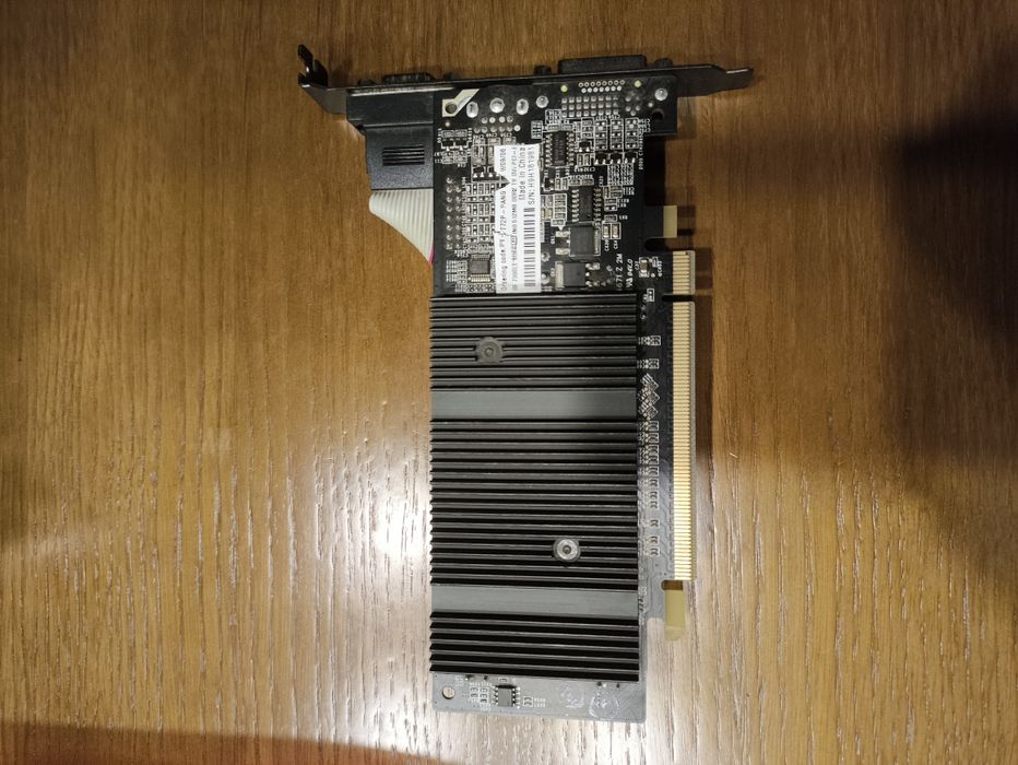 Placa Gráfica PV-T72P-PANG XFX GeForce 7300 LE