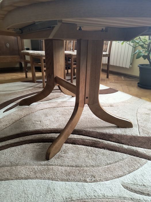 Sprzedam stół z krzesłami