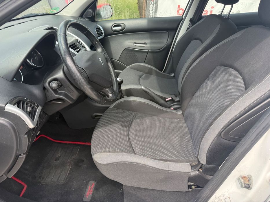 PEUGEOT 2012 1.4 BENZYNA Stary pancerny silnik Klima stan bdb