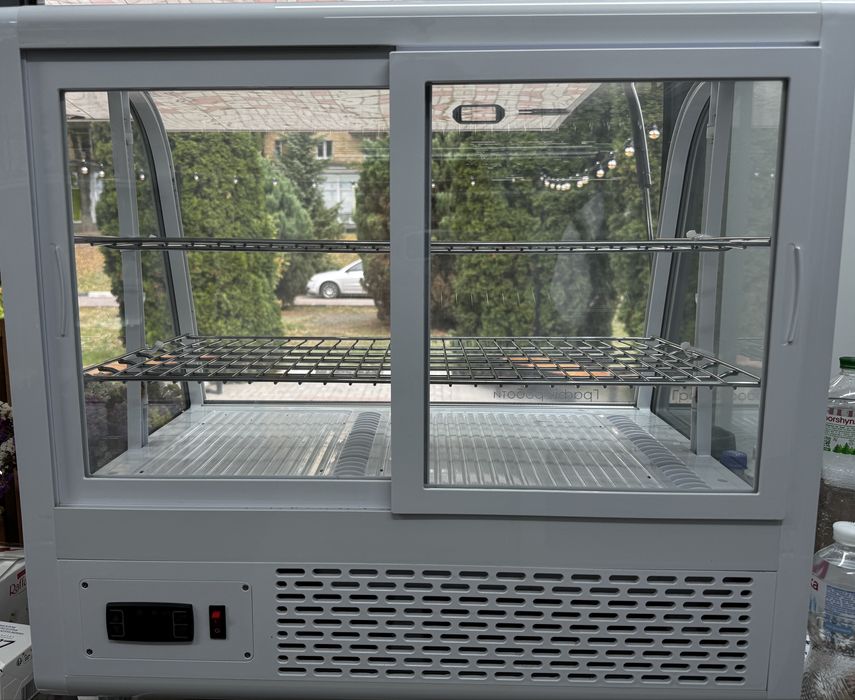 Холодильна вітрина Good Food
