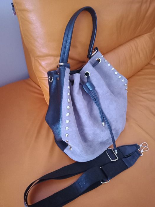 Nowa torebka, modny fason.