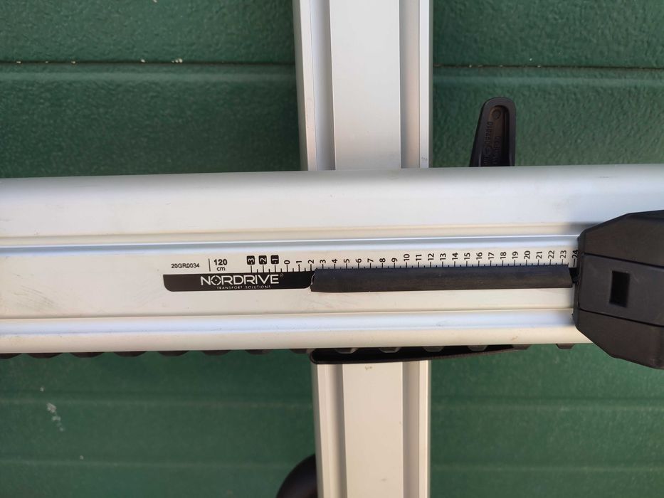 Barras de tejadilho Nordrive para VW Polo de 2009 a 2017 entre outros.