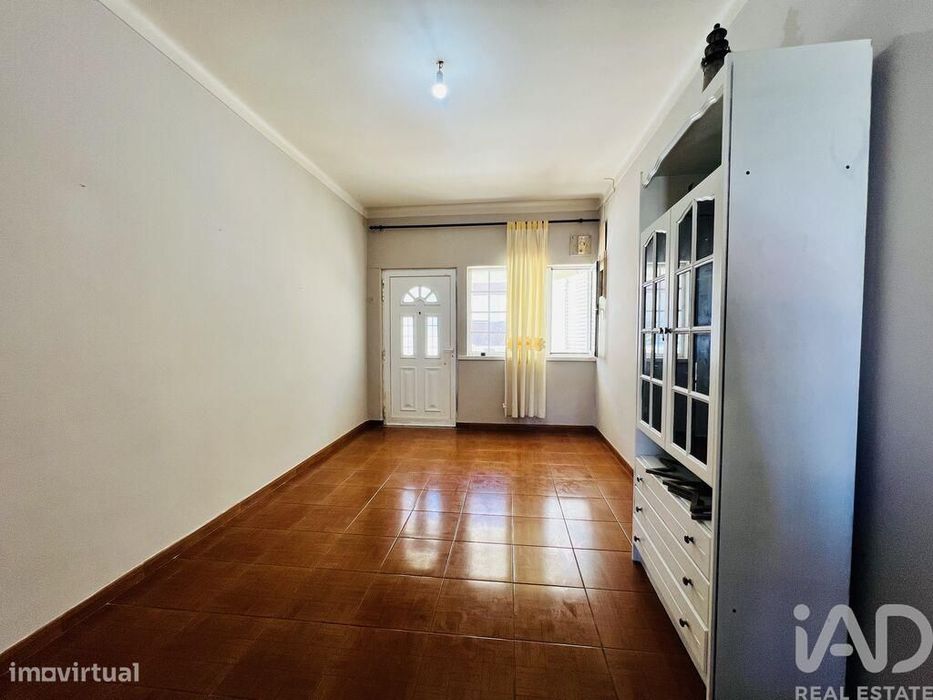 Moradia geminada T3 em Peniche de 70 m2