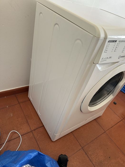 Maquina lavar indesit em bom estado