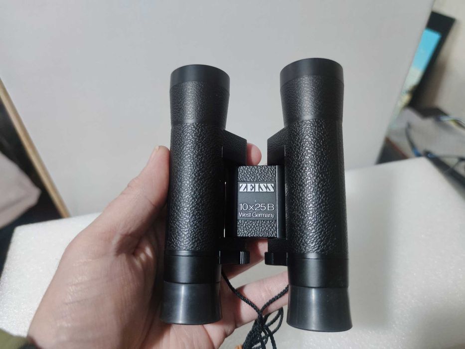 Бинокль ZEISS 10Х25 B