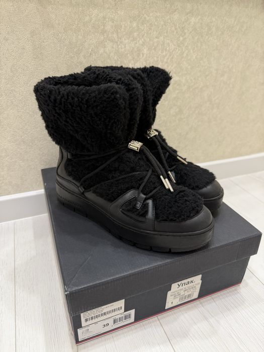 Tommy Hilfiger жіночі чорні місяцеходи TOMMY TEDDY SNOWBOOT