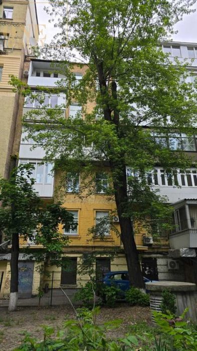 Продаж 4к квартири ЦЕНТР, Високі стелі, Ліфт, Закритий двір
