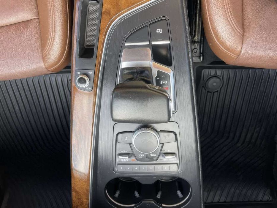 Audi A4 Premium      2017