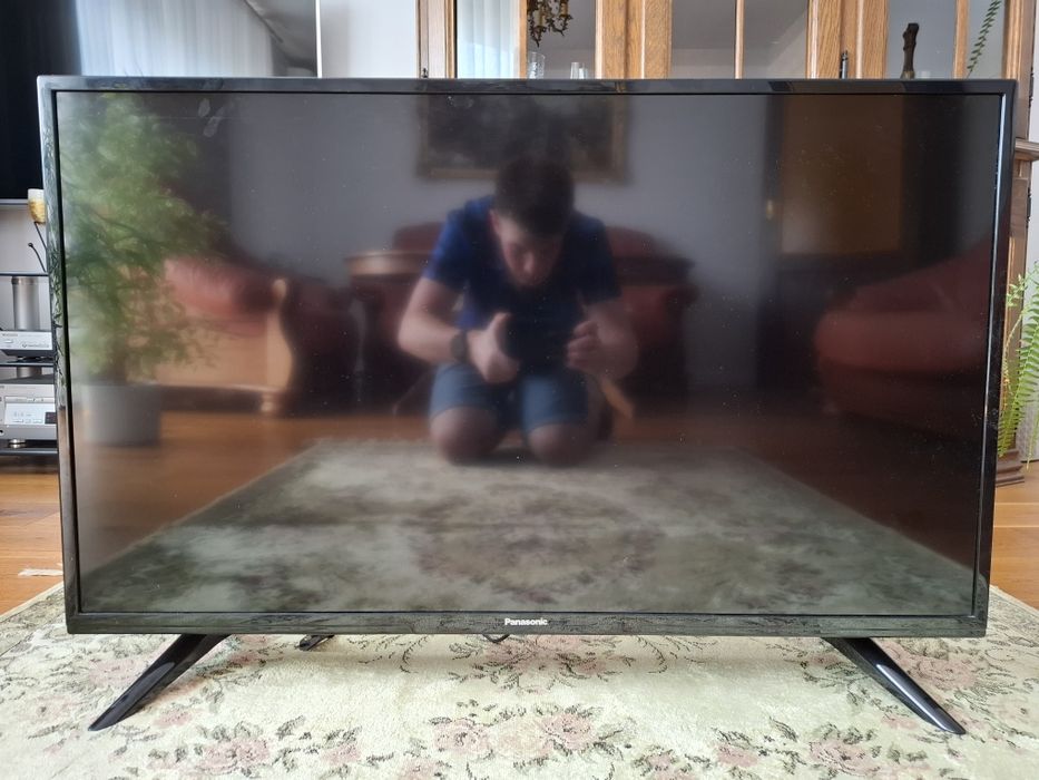 Telewizor Panasonic 43 + dodatki / przejściówki