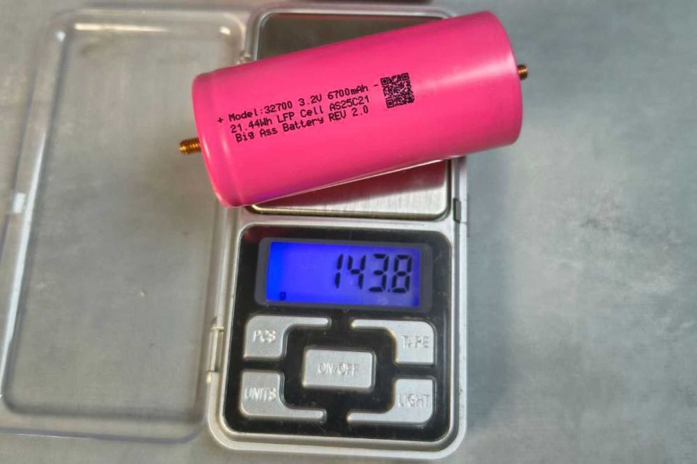 Железо фосфатный аккумулятор 3.2V BIG ASS 32700 6700mAh 3.35A LIFEPO4