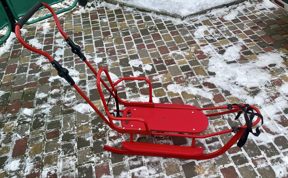 Санки Piccolino з ручкою-штовхачем, капішоном, чохлом та муфтою