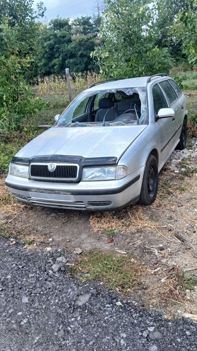 Розбираю Шкоду Октавію Тур А4 Skoda Octavia Tour 2000р.в 1.9 дизель