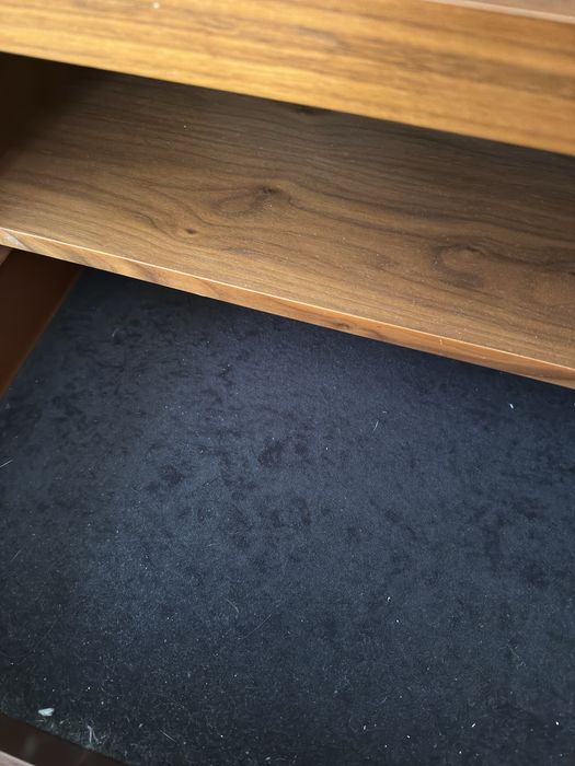 Movel Tv Nogueira  Lux Alfaiate de Interiores, pes em inox