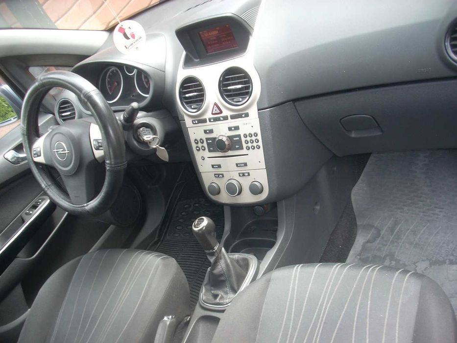 Opel corsa 1.4 , klima, 5-drzwi,