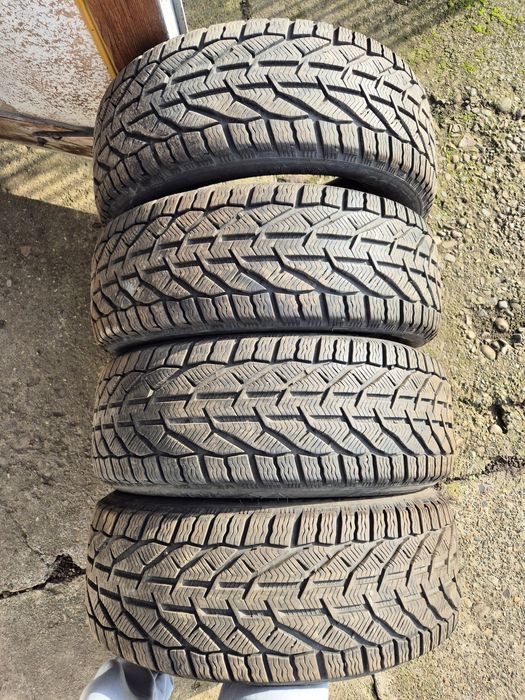 Шини зима 225/55 R 17 ідеальний стан