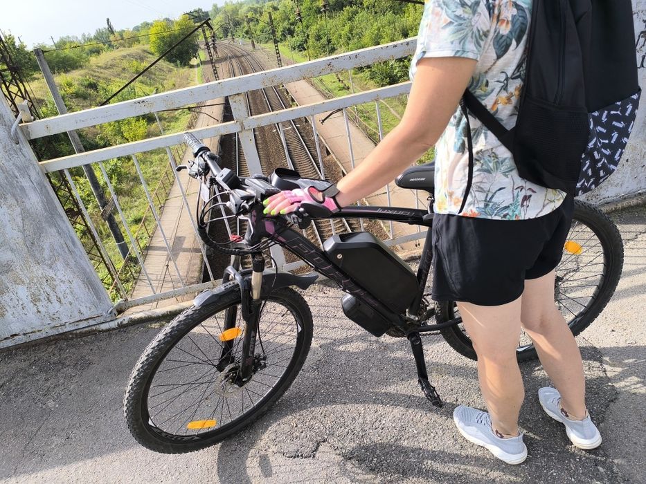 Продам електровелосипед  500вт 18ач 45кмч 60+ км
Двигун: 500 Вт, редук