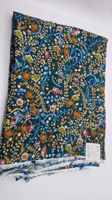 Tkanina kupon 2 m.x 138 cm.