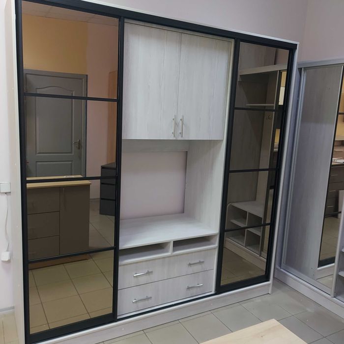 Шафа купе в гостьову В НАЯВНОСТІ