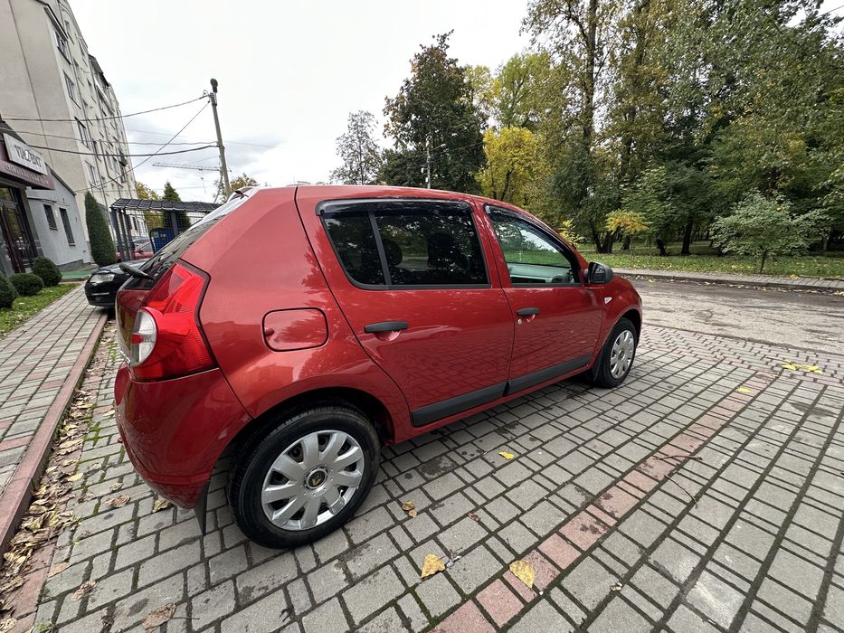Renault Sandero 2011
