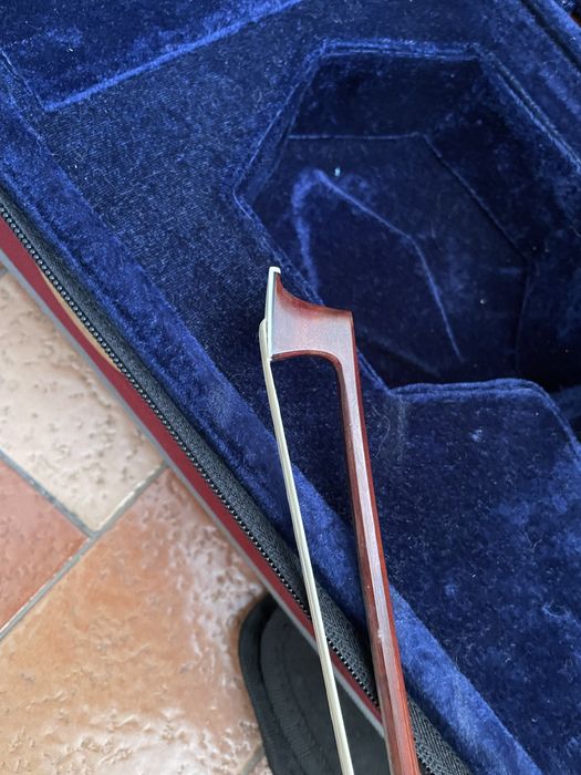 Viola de arco como nova