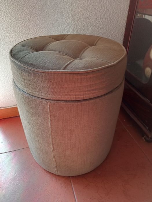 Puff antigo em tecido