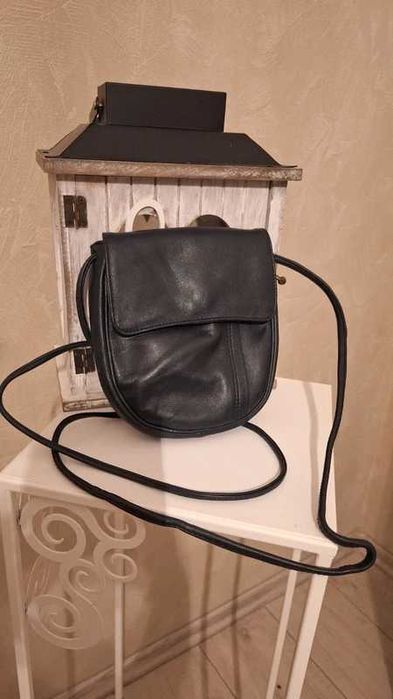 Granatowa torebka skórzana