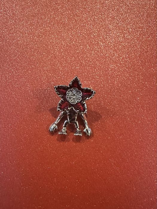 Charms zawieszka Stranger Things Demogorgon