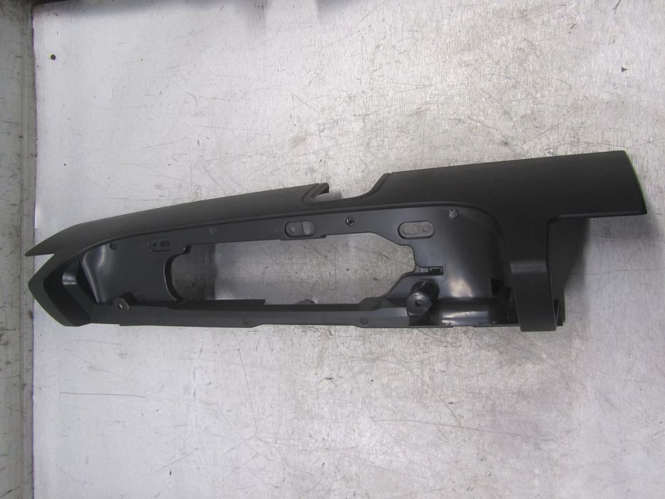 Obudowa lampy prawa tylna RenaultTrafic-Opel Vivaro 2006r-2014r