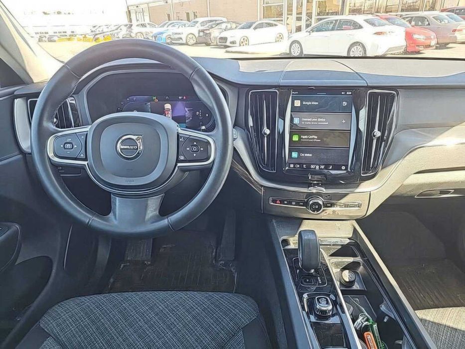 Volvo XC60 B5 Plus Dark Theme      2023