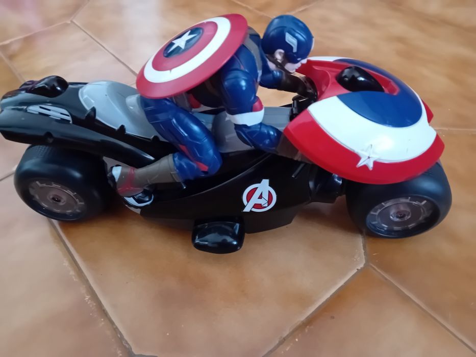 Moto Avengers Capitão América sem comando