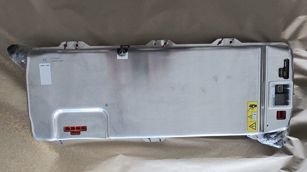 Чарджер/Інвертор Тесла 3 Y з 82 кВт батареї