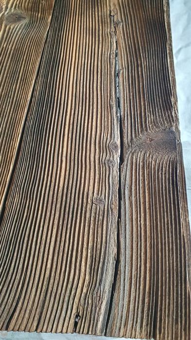 Stare stuletnie deski.