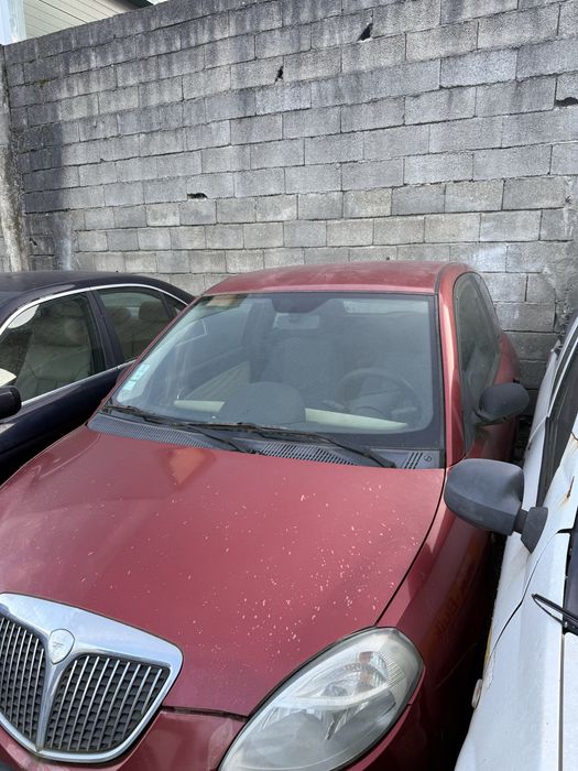 Lancia Y para peças