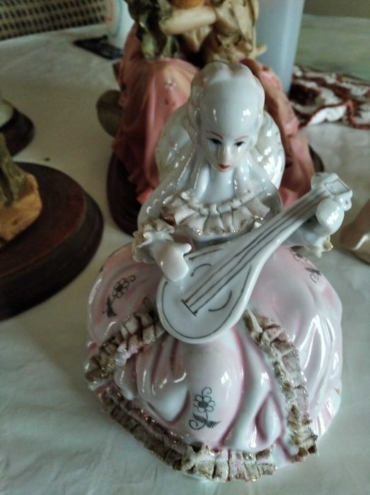 peça decorativa antiga por cinco euros cada