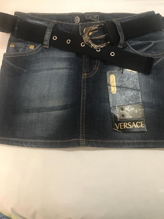 спідниці армані і версаче