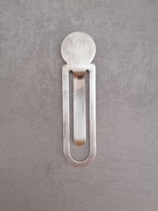 Marcador de páginas de livro prata