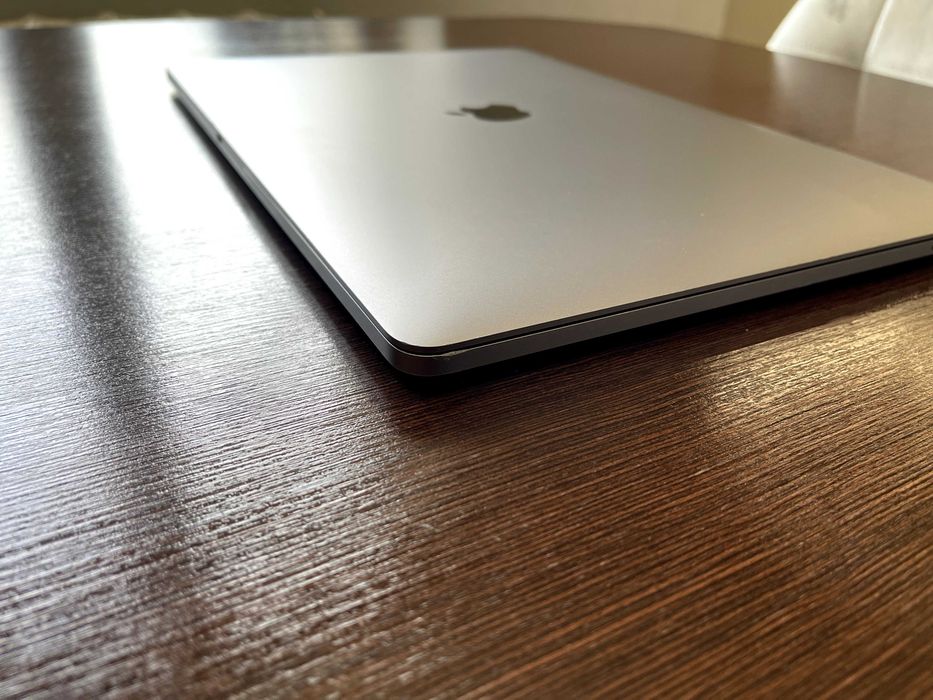 MacBook Pro 15” 2019 | i9 / 16GB / 512GB SSD |  Відмінний стан
