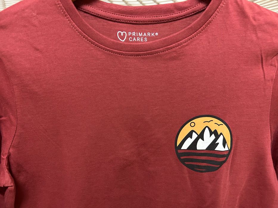Camisola vermelha para rapaz