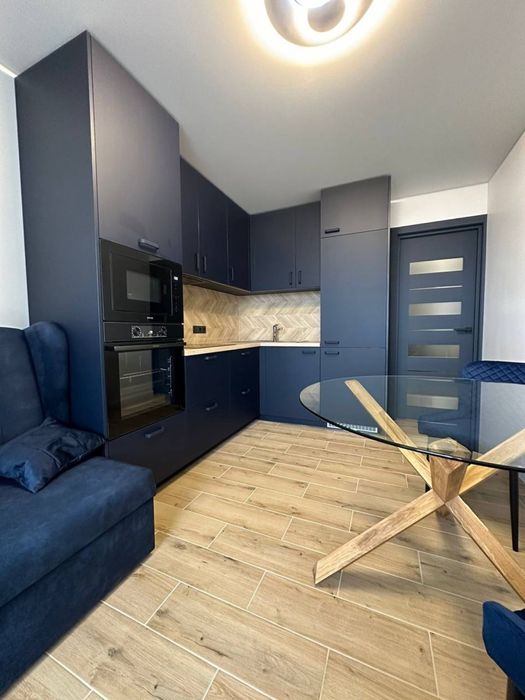 Супер-видова 2-кімнатна кв на Митниці