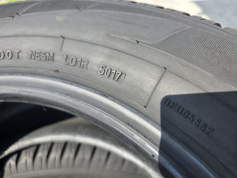 Зимові шини Dunlop 215/60 R16