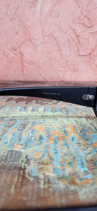 Czarne okulary podłużne męskie logowane premium