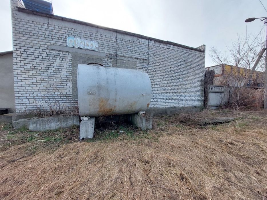 Продам комерційне приміщення/ склад / готовий бізнес. Фасадна ділянка.