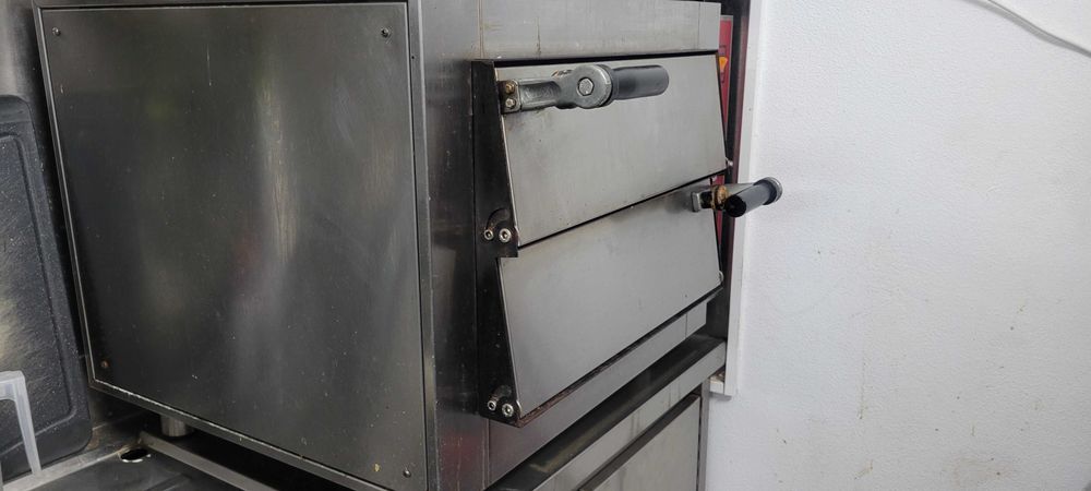 Pizza Oven commercial Italian