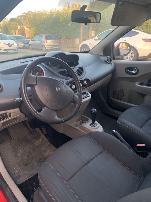 Renault twingo vermelho