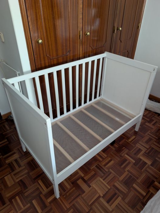 Berço IKEA SUNDVIK 60x120 cm + Proteção Lateral Oferta