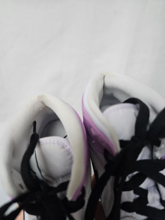 Nike Air Jordan 1 Mid GS Barely Grape rozmiar 39